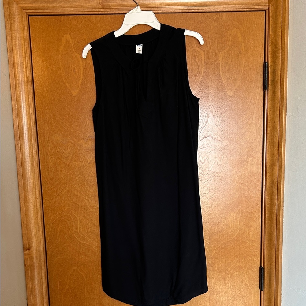 Old Navy Black Sleeveless Midi Dress